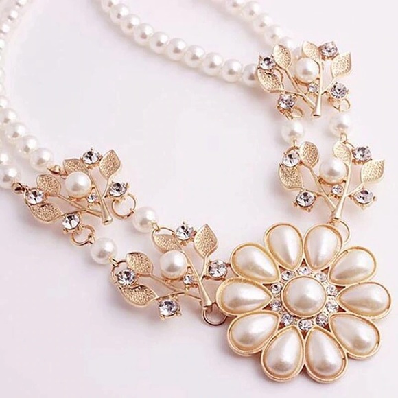 🔴 💃🏻 GIRLY PEARLY 💃🏻 Statement Necklace - Picture 5 of 5